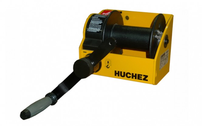 وینچ دستی کشنده افقی با ظرفیت 1450 کیلوگرم مدل MANIBOX VS 1450 kg - model with galvanized frame ساخت هوچز فرانسه